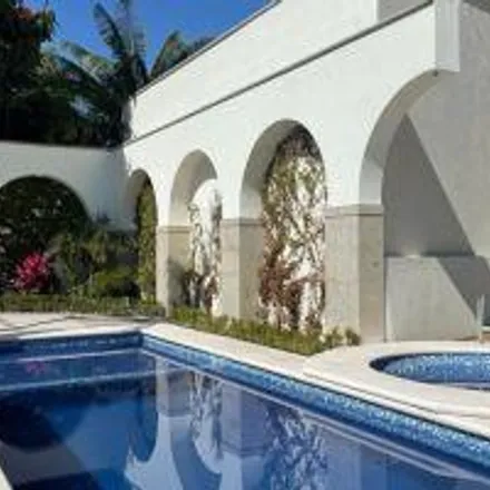 Buy this 2 bed apartment on Privada Las Fincas in Quintana Roo, 62070 Cuernavaca