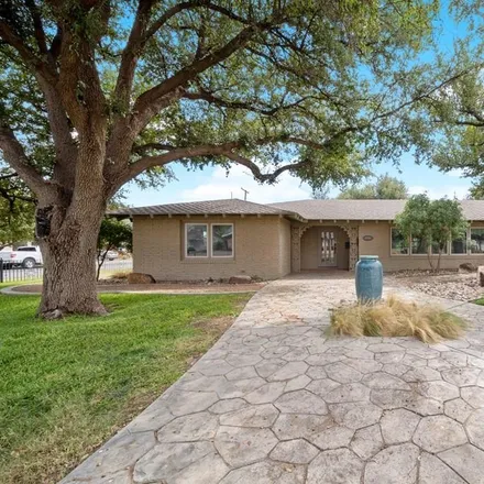 Buy this 3 bed house on 2701 Sentinel Drive in Midland, TX 79701