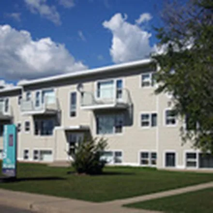 Image 2 - 13608-13616 109A Avenue NW, Edmonton, AB T5M 1P8, Canada - Apartment for rent