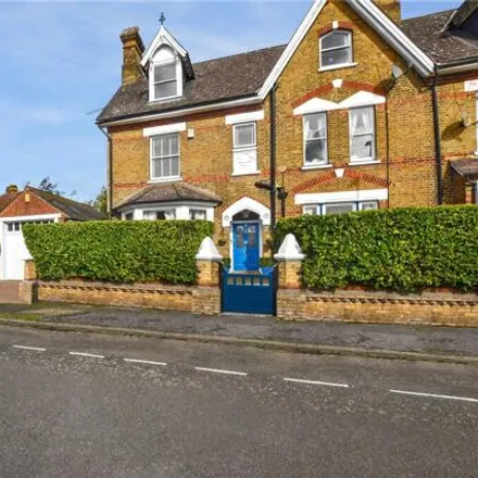 Buy this 5 bed house on Warren Road in London, DA6 7LU