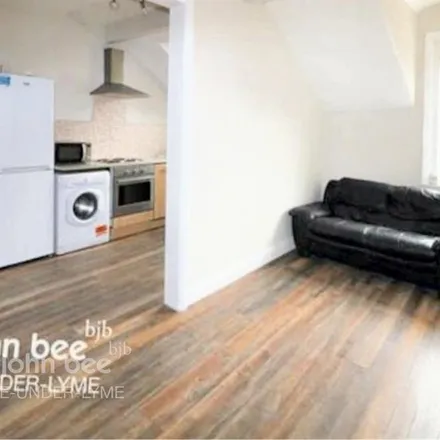Image 5 - Northcoat Place, Northcote Place, Newcastle-under-Lyme, ST5 1HY, United Kingdom - Apartment for rent