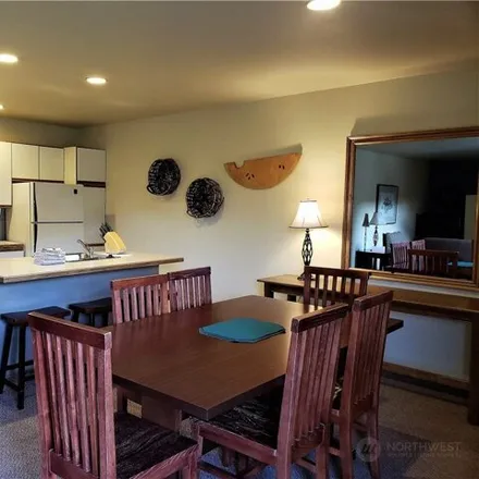 Image 6 - 99 East Wapato Point Parkway, Manson, Chelan County, WA 98831, USA - Apartment for sale
