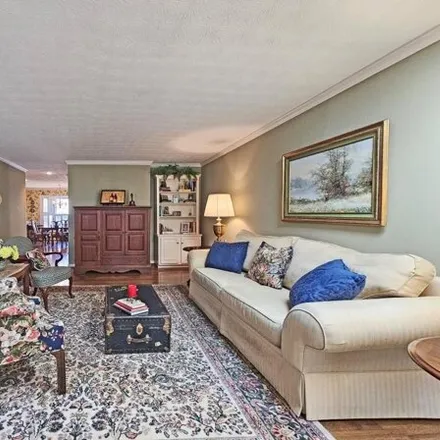 Image 5 - 1025 Dunwoody Chace, Sandy Springs, GA 30328, USA - House for sale