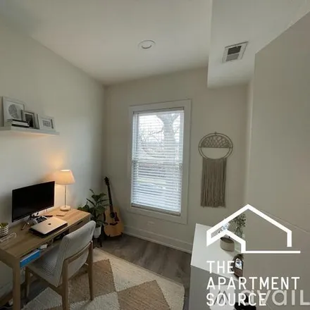 Rent this 2 bed apartment on 1967 W Balmoral Ave