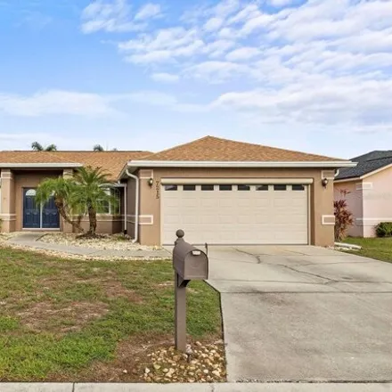 Buy this 3 bed house on 7133 Summit Drive in Winter Haven, FL 33884