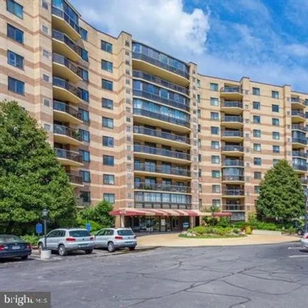 Image 3 - Rotonda Building IV, 8370 Greensboro Drive, McLean, VA 22102, USA - Condo for sale