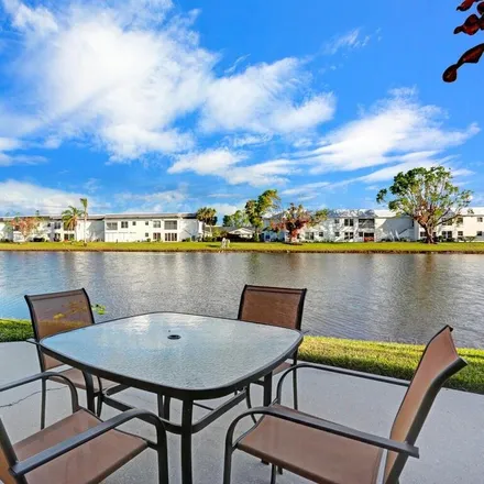 Image 9 - 9800 Lake McGregor Drive, Cypress Lake, FL 33919, USA - Loft for sale