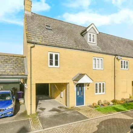 Buy this 4 bed house on Finbracks in North Hertfordshire, SG1 6HB