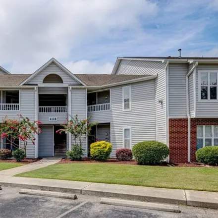 Buy this 2 bed condo on 4114 Breezewood Drive in Echo Farms, Wilmington