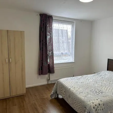 Rent this 1 bed house on College Park Close in London, SE13 5EZ