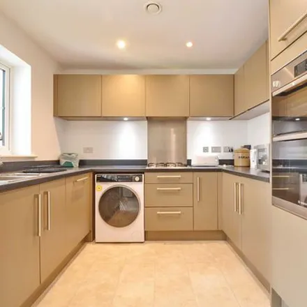 Rent this 6 bed duplex on 38 Sorrel Place in Patchway, BS34 8AJ