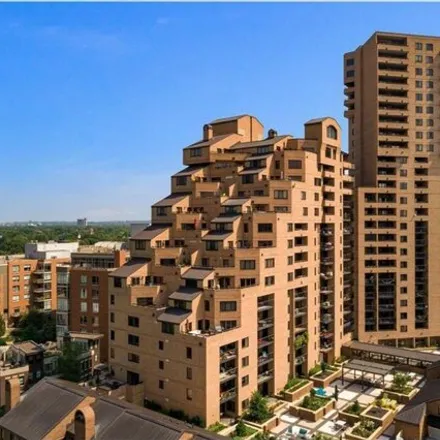 Buy this 1 bed condo on The Pinnacle in 20 Northeast 2nd Street, Minneapolis