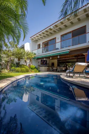 Buy this studio house on Privada Segunda Privada de las Flores in 62448 Cuernavaca, MOR