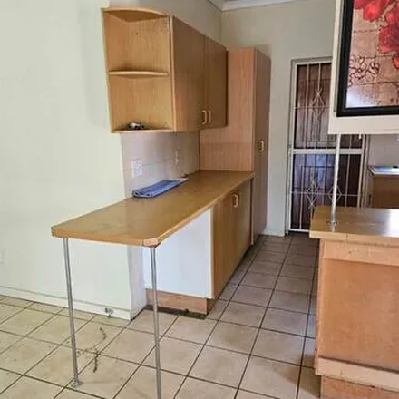 Rent this 3 bed apartment on Tarentaal Avenue in Tshwane Ward 2, Pretoria