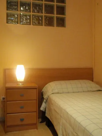 Rent this 2 bed room on Sol in Carrer de València, 96