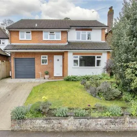 Buy this 4 bed house on Pinewood Avenue in Sevenoaks, Kent
