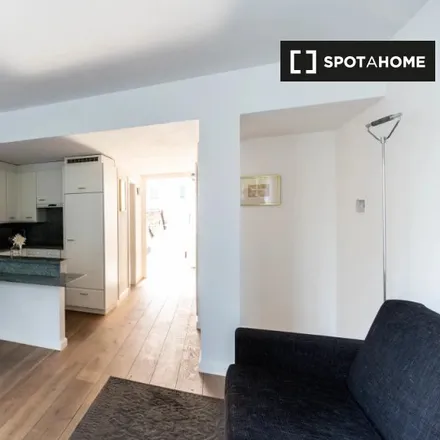 Rent this 1 bed apartment on Zum Weissen Fräulein in Obere Zäune 12, 8001 Zurich