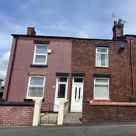 Rent this 2 bed townhouse on Thicknesse Avenue in Wigan, WN6 8PW