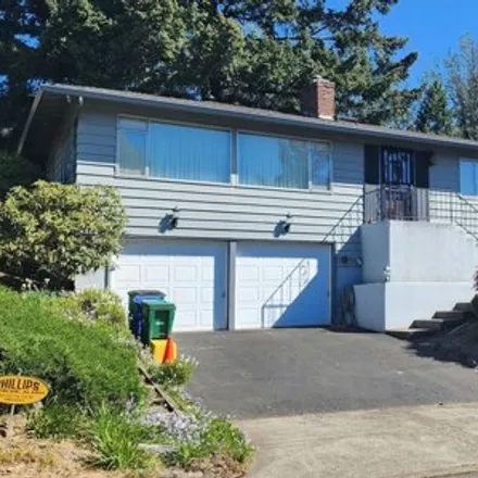 Buy this 3 bed house on 6131 Southwest Luradel Street in Portland, OR 97219