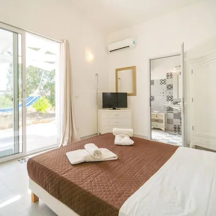 Rent this 5 bed house on Marinella di Selinunte in Via del Cantone, 91022 Castelvetrano TP