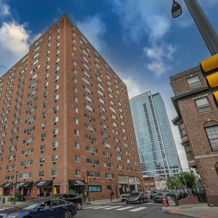 Buy this 1 bed condo on One Penn Square West in 36 South 15th Street, Philadelphia