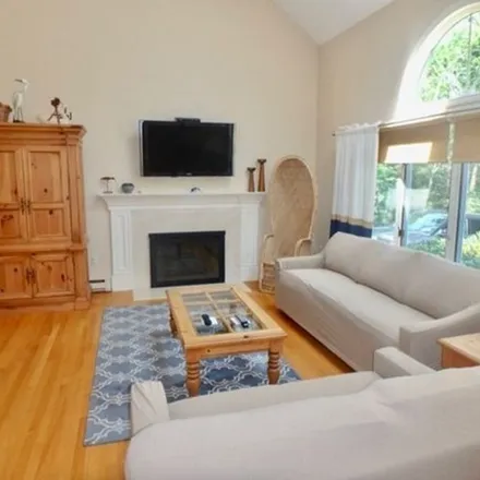 Rent this 3 bed apartment on 16 Majors Cove Lane in Edgartown, MA 02539