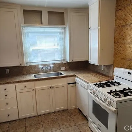 Rent this 2 bed apartment on @Sushi in Claremont Avenue, Long Beach