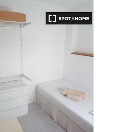 Rent this 1 bed room on Carrer de Nunó Sanç in 07005 Palma, Spain