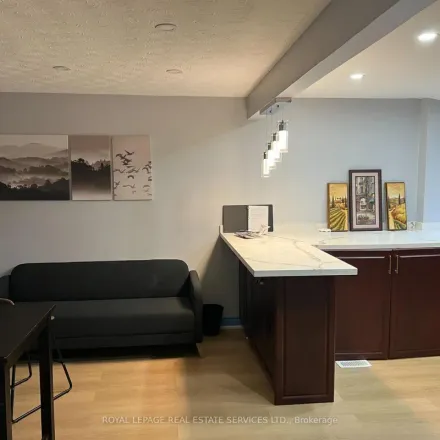 Image 2 - 870 Brown's Line, Toronto, ON M8W 3W2, Canada - Apartment for rent