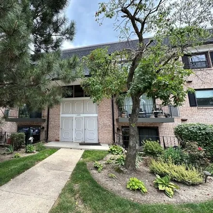 Buy this 2 bed condo on 3325 Kirchoff Rd Apt 3A in Rolling Meadows, Illinois