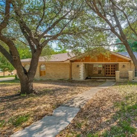 Buy this 3 bed house on 704 Westbrook Drive in Plano, TX 75075