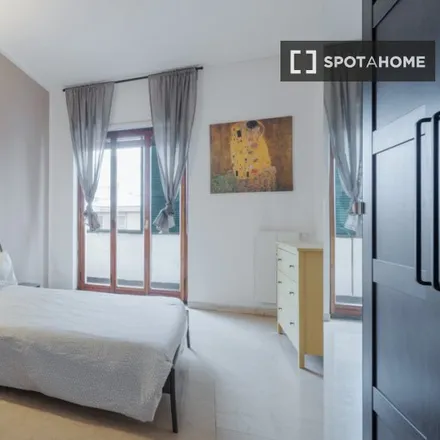 Image 2 - Piazzale Medaglie d'Oro 1, 20135 Milan MI, Italy - Room for rent