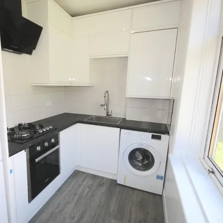 Rent this 2 bed townhouse on 71 Carrick Knowe Road in City of Edinburgh, EH12 7BW