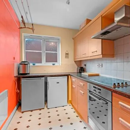 Image 5 - Acomb Cranbrook Avenue, Boroughbridge Road, York, YO26 6AA, United Kingdom - Apartment for sale