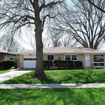 Buy this 2 bed house on 6687 Bethany Park Drive in Lincoln, NE 68505