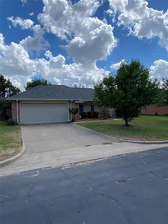 Buy this 3 bed house on 310 Myrtle Avenue in Waxahachie, TX 75165