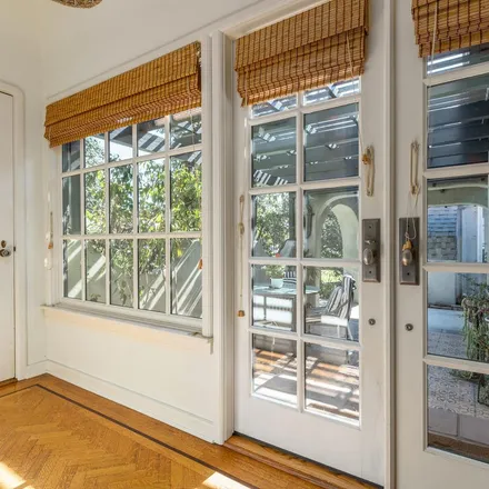 Image 9 - 1243 South Genesee Avenue, Los Angeles, CA 90019, USA - House for sale