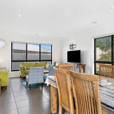 Rent this 3 bed apartment on Muller Court in Mount Clear VIC 3350, Australia