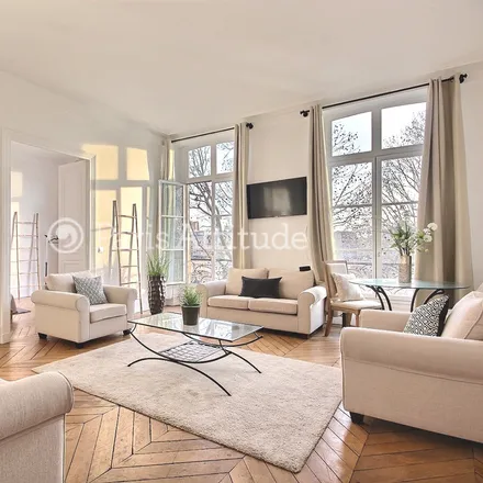 Rent this 4 bed apartment on 22 Quai du Louvre in 75001 Paris, France