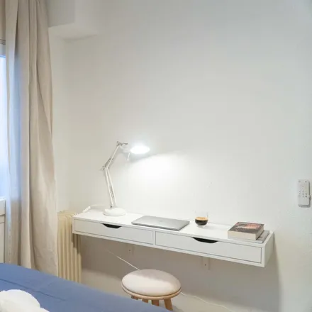 Image 3 - Carrer de Calàbria, 255, 08001 Barcelona, Spain - Room for rent