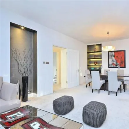 Image 2 - Abbey Court, Abbey Road, London, NW8 0AA, United Kingdom - Room for rent