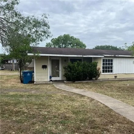 Buy this 3 bed house on 236 North Laurel Street in Beeville, TX 78102