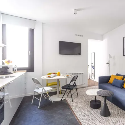 Rent this 2 bed apartment on Iglesia de Jesús in Calle de Calatrava, 25