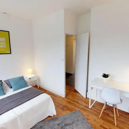 Rent this 4 bed apartment on 3 Rue de la Porte d'Ypres in 59000 Lille, France