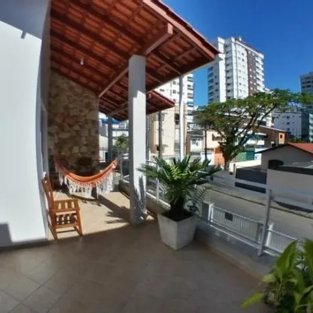 Rent this 4 bed house on Rua 131 in Centro, Itapema - SC