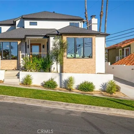 Image 3 - 2150 North Berendo Street, Los Angeles, CA 90027, USA - House for sale