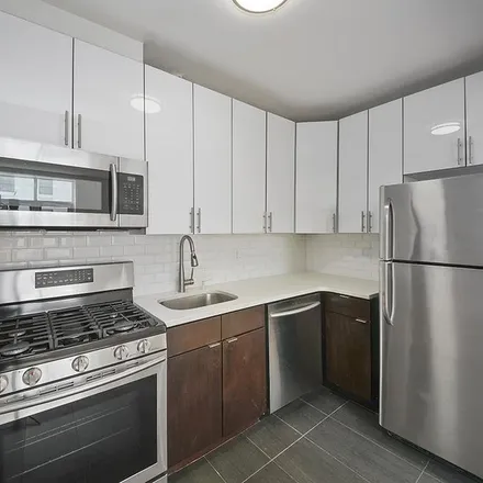 Image 4 - Queens Pointe, 58th Avenue, New York, NY 11373, USA - Apartment for rent