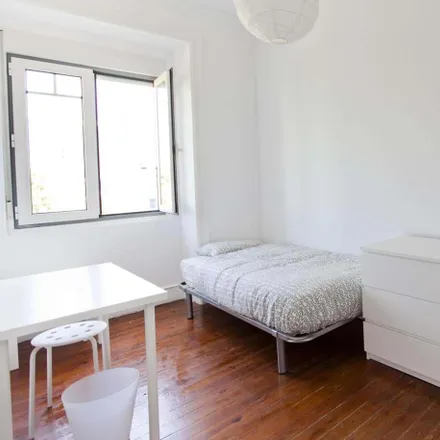 Rent this 6 bed room on Avenida Rovisco Pais 20 in 1000-268 Lisbon, Portugal