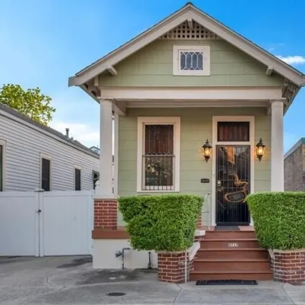 Buy this 2 bed house on 2715 Palmyra Street in New Orleans, LA 70119