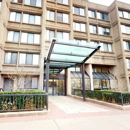 Buy this 3 bed condo on 1731 Beacon Street in Brookline, MA 02447